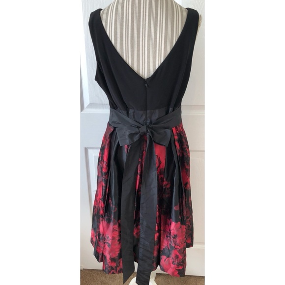 Cato Red/Black Floral Satin Fit and Flare Holiday Dress Size 14 - Picture 4 of 7